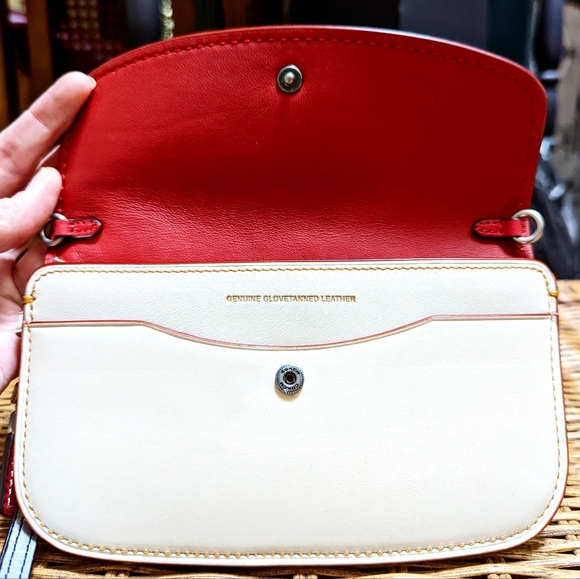 NWOT COACH 1941 CHALK/MULTI NASA SPACE SHUTTLE CLUTCH WRISTLET CROSSBODY 14049 - Picture 5 of 7